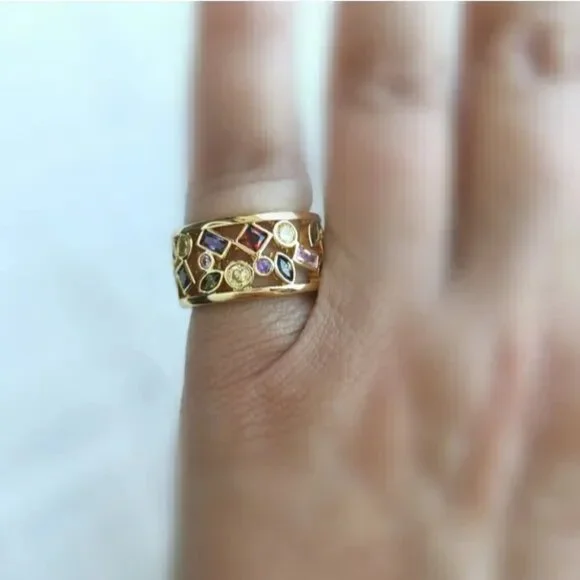 Cz mosaic band ring in 18k gold overlay size 7 - Picture 4 of 5